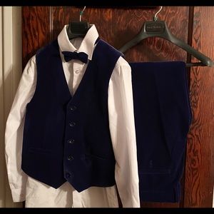 Isaac Mizrahi Boys 4 piece velvet suit